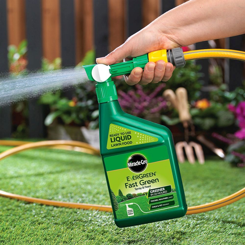 Miracle-Gro® EverGreen® Fast Green Spray & Feed 1 litre (100m²)